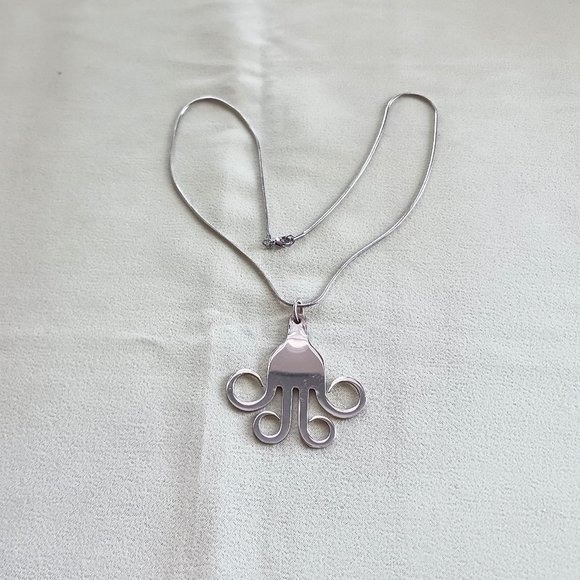 Jewelry - Artisan Necklace Silver Plated